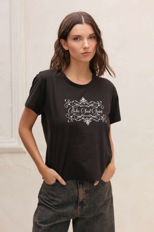 Producto - REMERA M/C CON STRASS BOHO SOUL SPIRIT - 0
