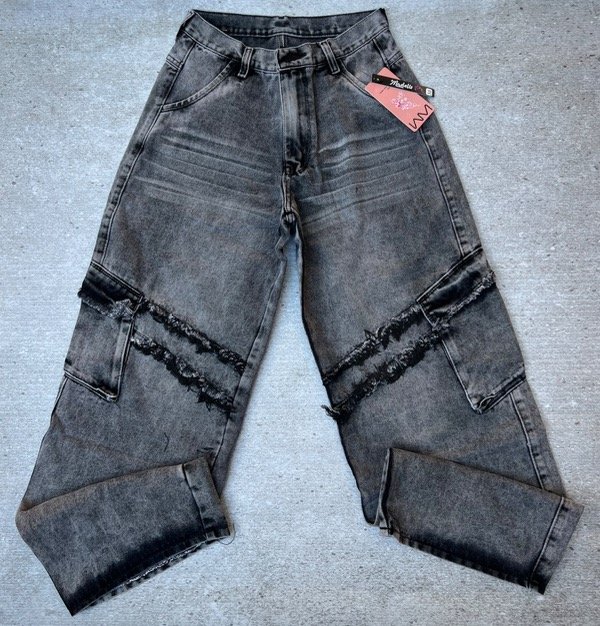 Producto - Baggy desflecado cargo gris