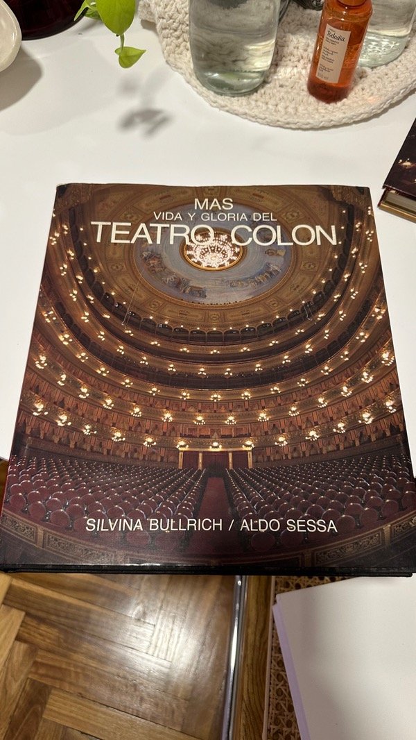 Producto - Libro Más Vida y Gloria del Teatro Colón