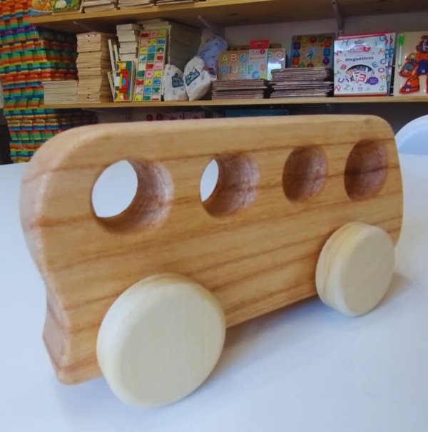 Producto - ómnibus (madera paraíso y guatambú)