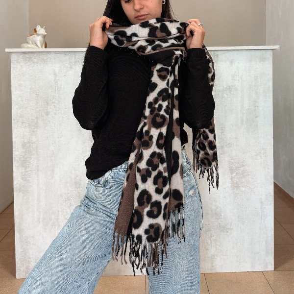 Producto - Pashmina animal print combinada con marron