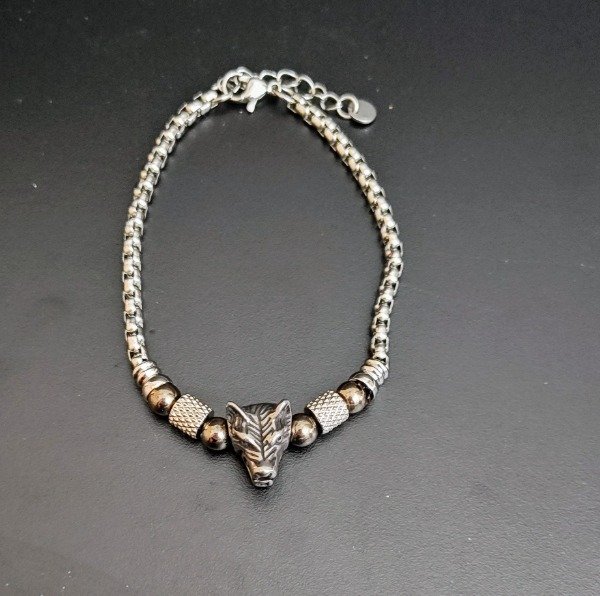 Producto - Pulsera con Dije Cabeza de Lobo