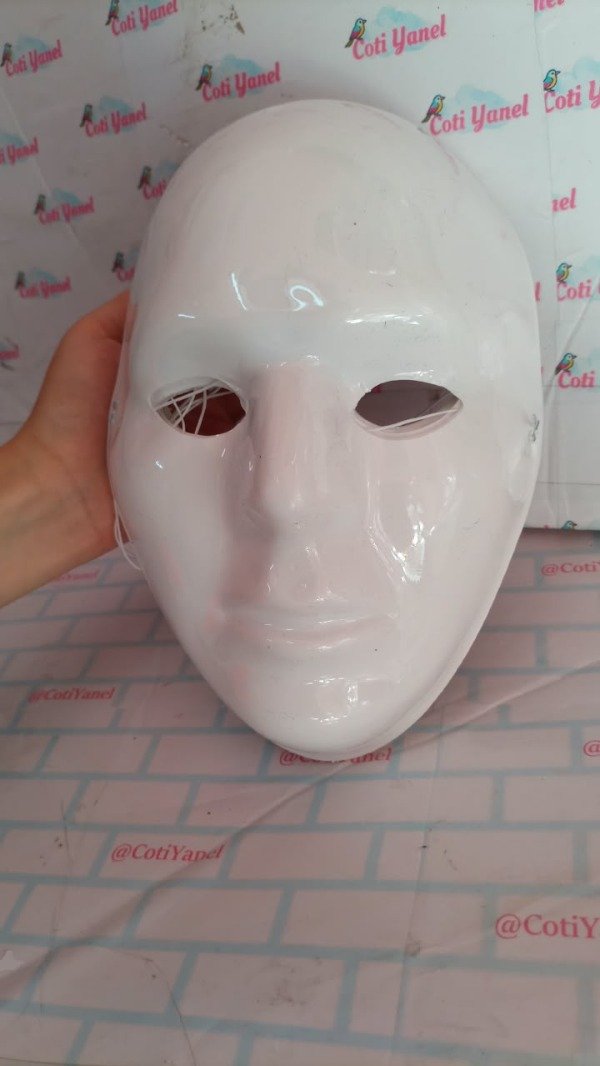 Producto - Caretas plasticas lisas blancas - 1
