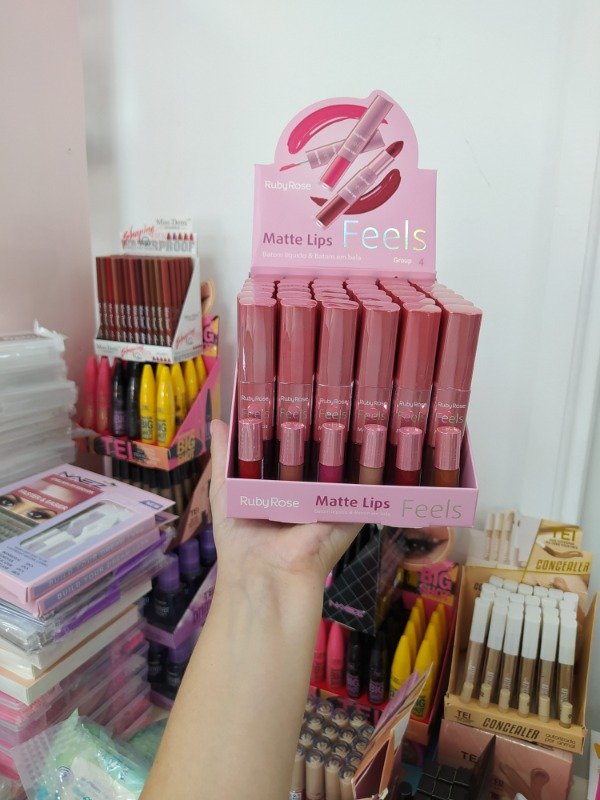 Producto - Labial matte feels Ruby rose