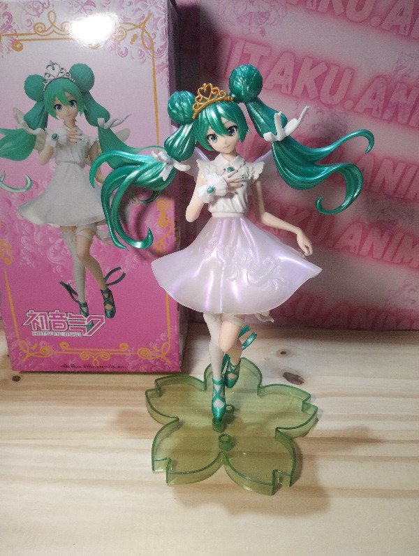 Producto - HATSUNE MIKU - 15th Anniversary KEI Ver. (23cm)