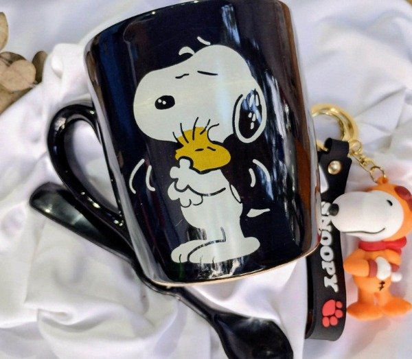 Producto - TAZA Y LLAVERO DE SNOOPY