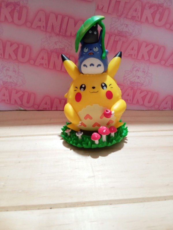 Producto - Figura Diorama Pokemon X Studio Ghibli - Pikachu Y Totoro (15 cm)