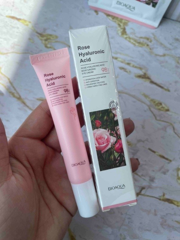 Producto - Contorno de ácido hialurónico y rosas