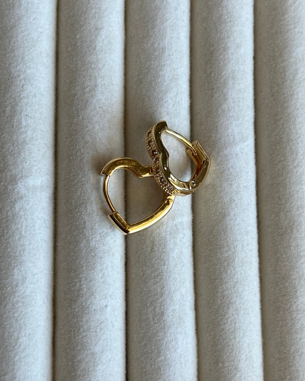 Producto - Aros corazón con micropave de acero dorado 1.5cmd