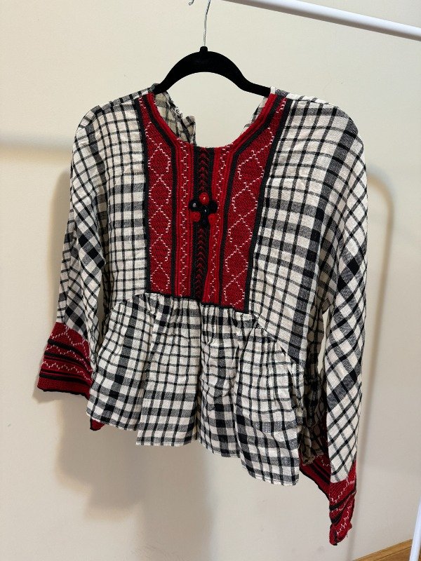 Producto - Blusa bordada ZARA