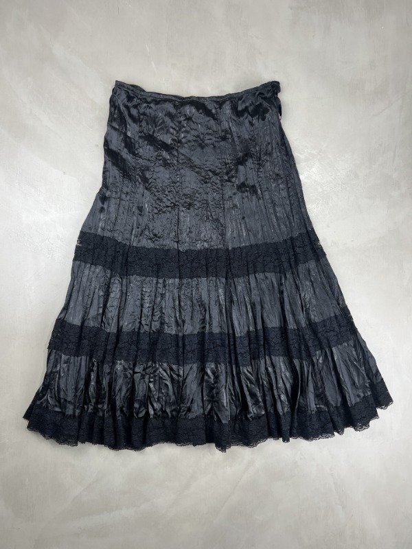 Producto - Dark Pleated Satin Skirt