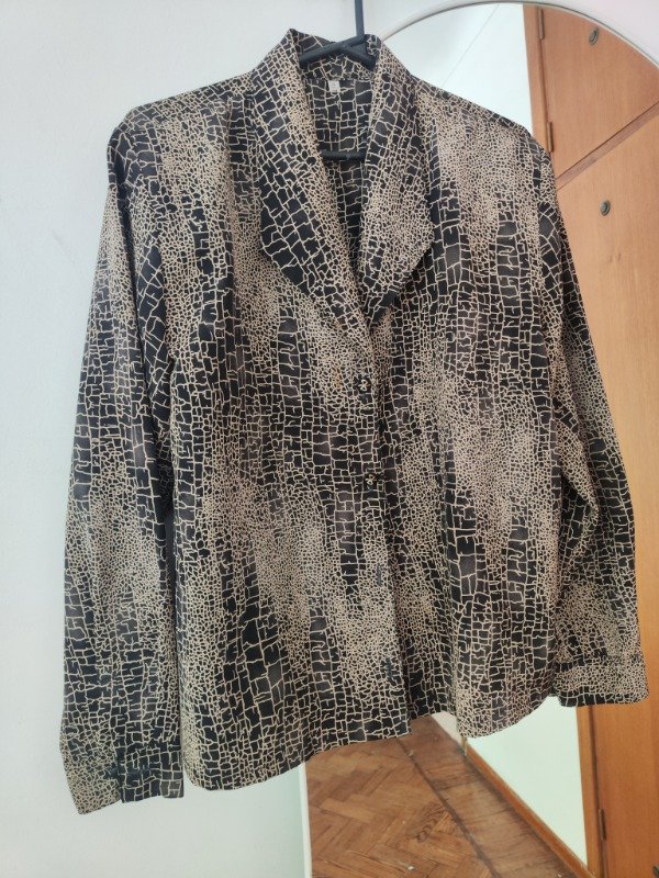 Camisa de tierras