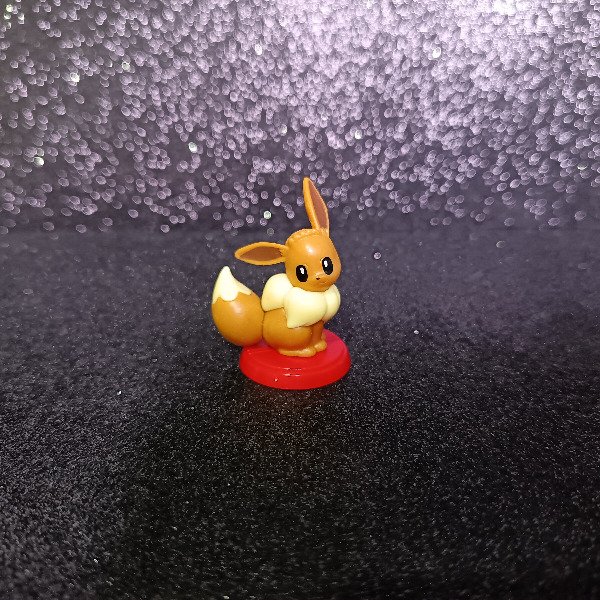 Producto - Eevee CHOCOEGG c/base