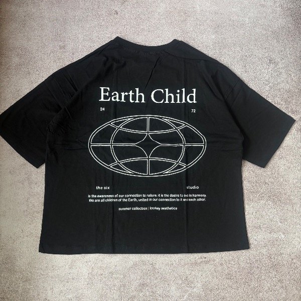 Producto - REMERA BOXY FIT EARTH CHILD NEGRA