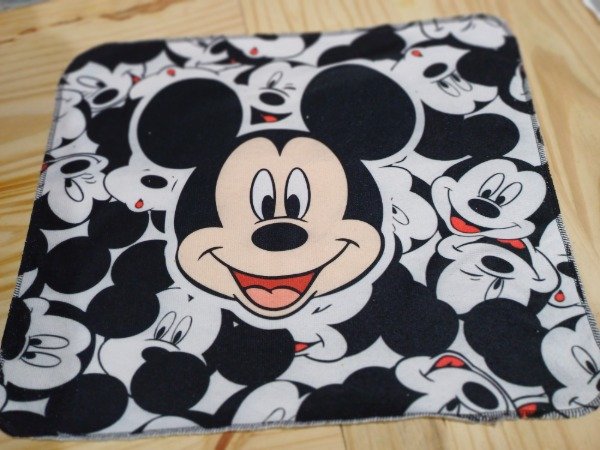 Producto - Individual  /corto Mickey caras