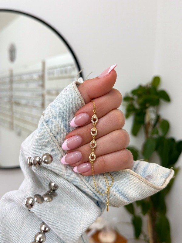 Producto - Pulsera bañada en oro gotas blanco con cúbics