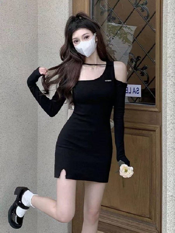 Producto - vestido negro corto con espalda descubierta