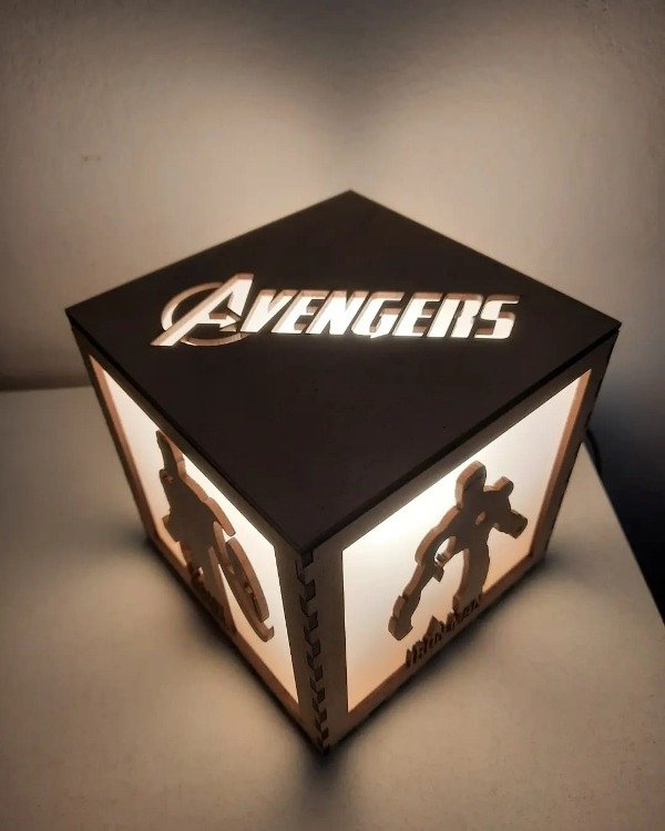 Producto - LAMPARA AVENGERS