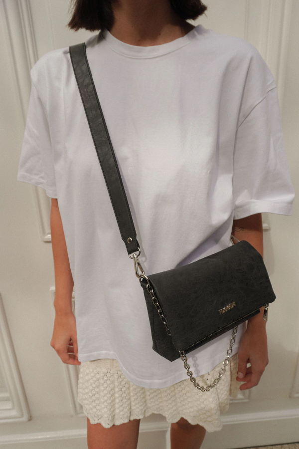 Producto - Bandolera Mini Buenos Aires negro gastado