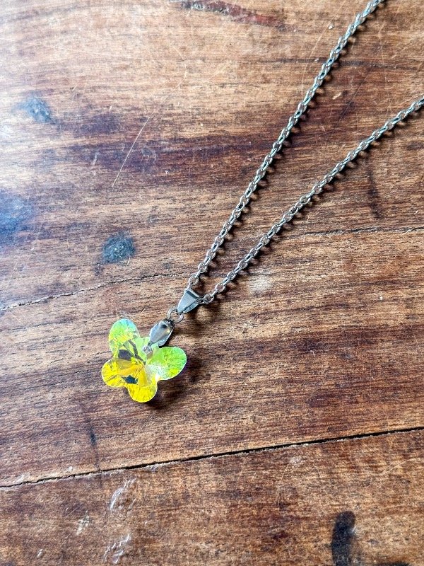 Producto - Conjunto acero quirúrgico mariposa tornasol