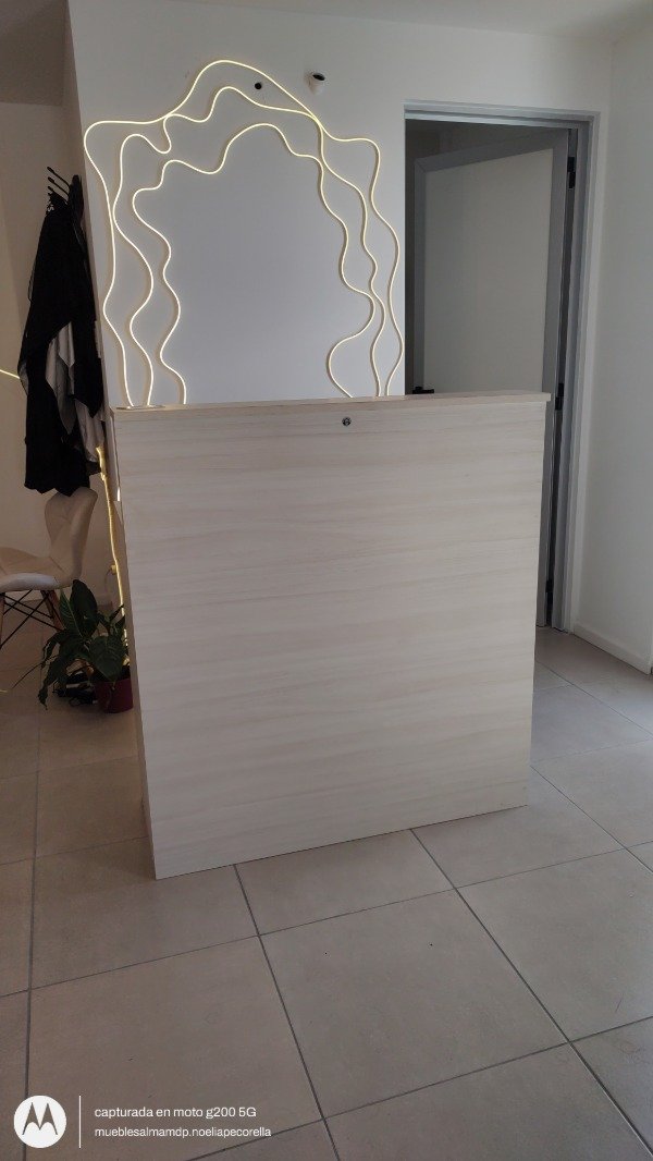 Producto - MOSTRADOR GRETA