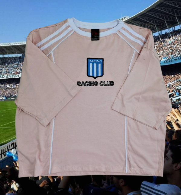 Remera boxi bordada rosa Racing Club — imagen 2