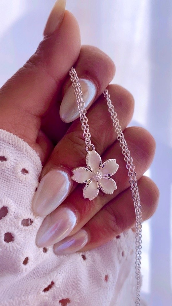 Producto - Collar flor blanca