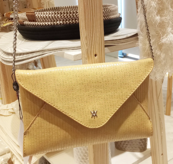 Producto - Cartera sobre camel con cadena
