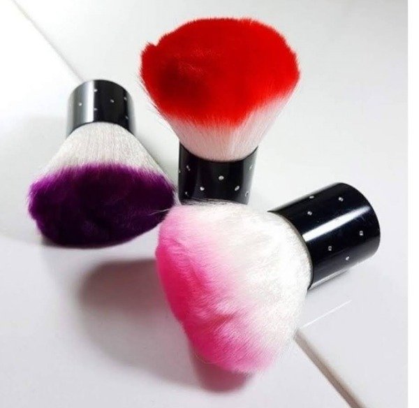 Producto - Brocha para uñas saca polvo