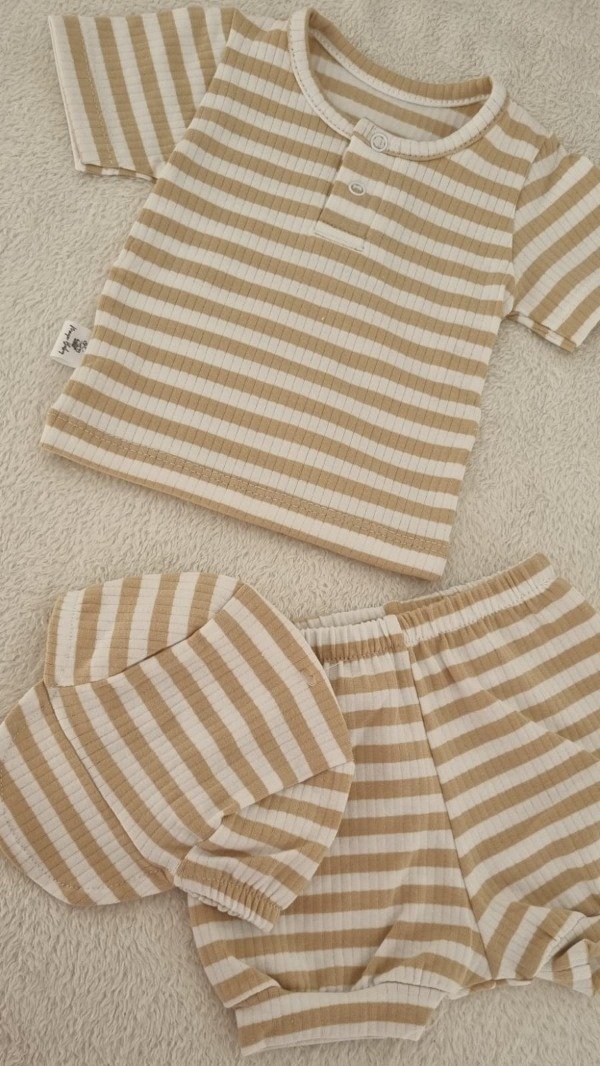 Producto - Conjunto tres piezas rayado beige RN a 4 meses