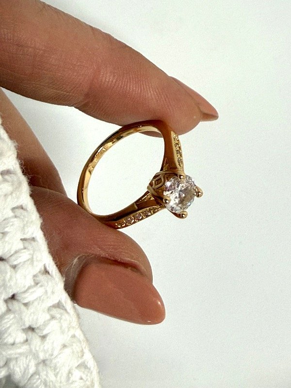 Producto - ND104 Anillo con piedra cristal y micropave
