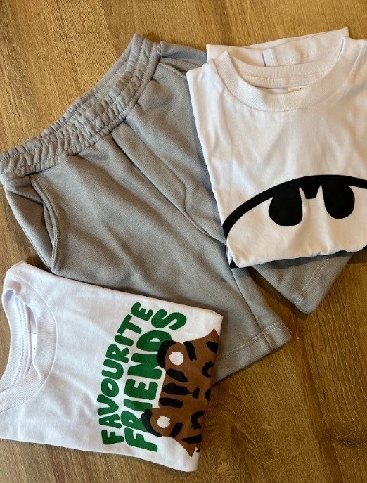 Producto - Combo remera Batmab+friends+Bermuda