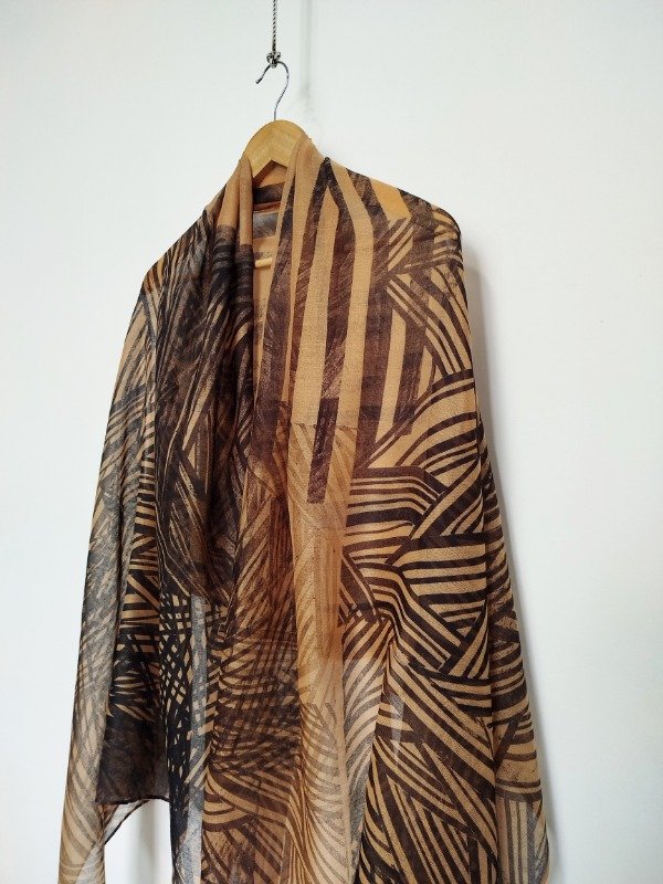Producto - Pañuelo Mega -camel estampa Entrelineas-
