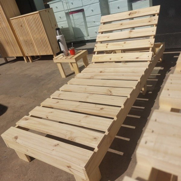 Producto - 2 CAMASTROS CON MESITA