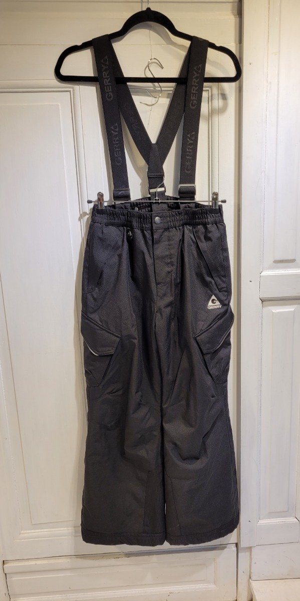 Producto - Pantalón de ski GERRY negro c/tirantes Talle 14/16 años - PRECIO: 130X