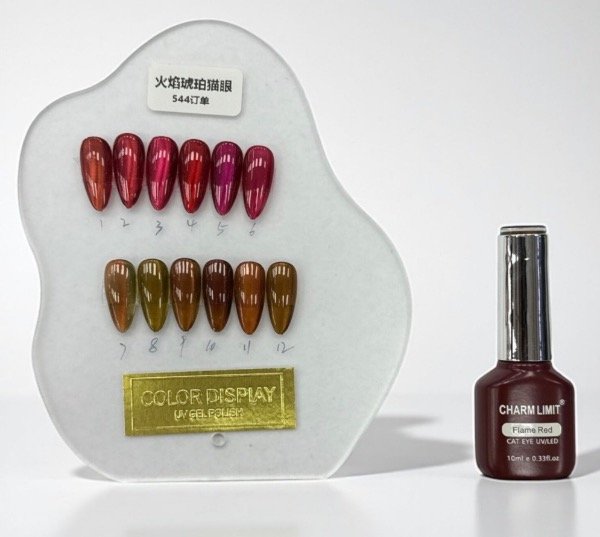 Producto - Cat eye Flame Red Charm Limit x1