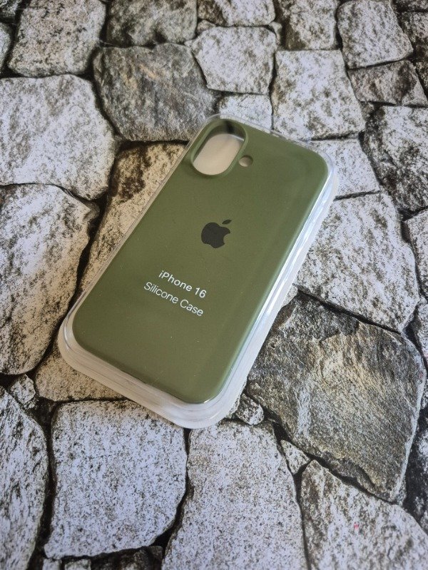 Producto - Funda silicone case logo Iphone 16 verde militar