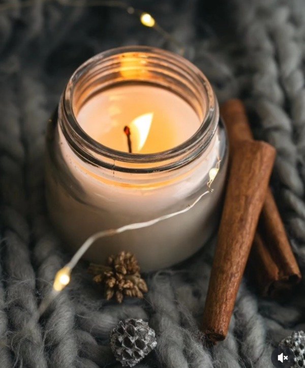 Producto - Vela Frasco con frases. Gardenias