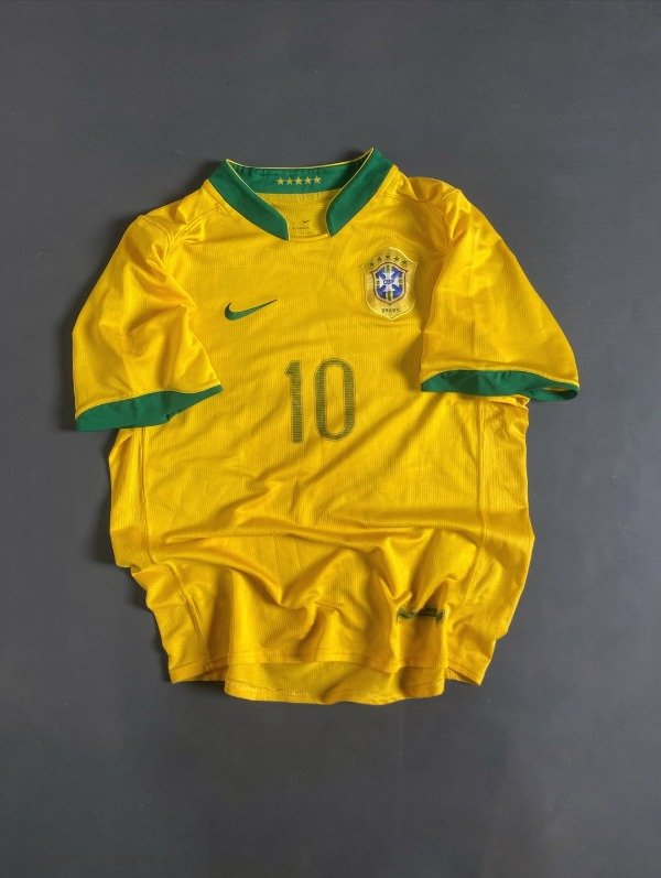 Producto - Brasil primer kit 2006 - Dorsal #10 Ronaldinho