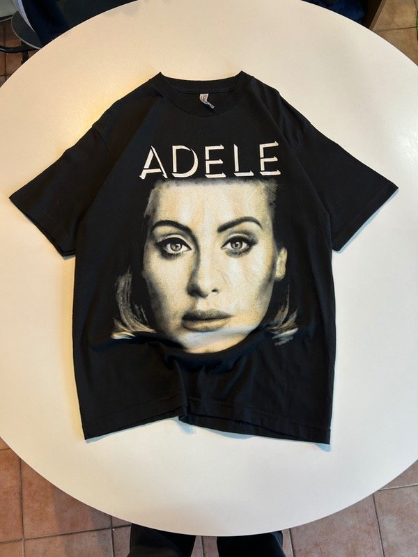 Producto - Remera Adele Tour Oficial 2016 (M)