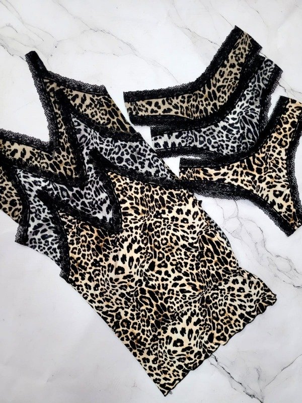 Producto - Pijama animal Print de remera y colaless