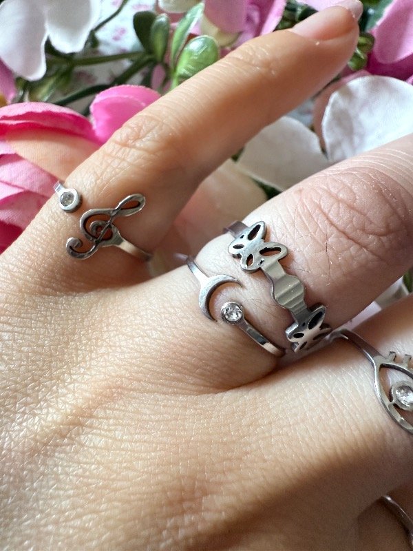 Producto - Set x 4 anillos (acero quirúrgico)