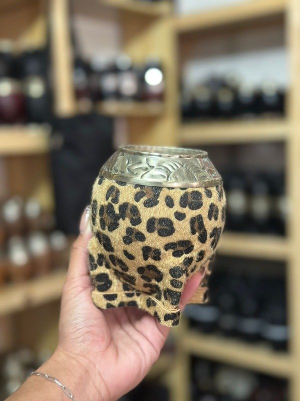 Producto - Torpedo cuero animal print virola de alpaca cincelada, calabaza