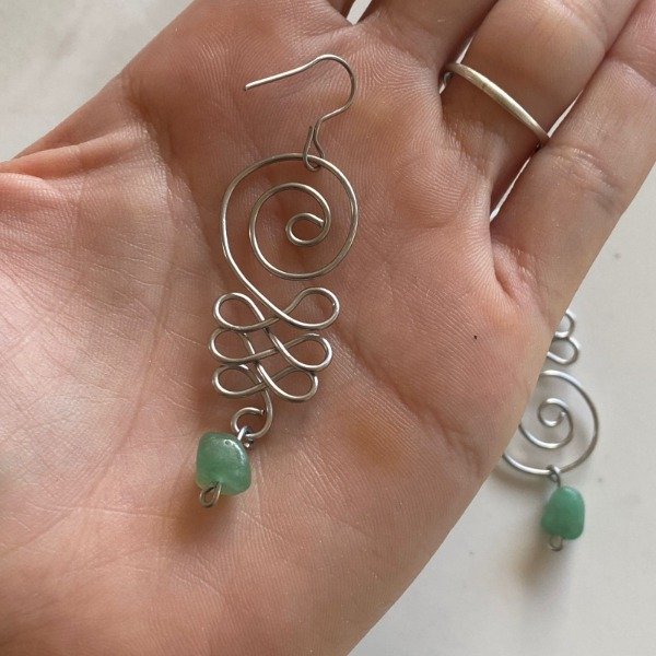 Producto - Pendientes ASIMÉTRICOS de Cuarzo verde