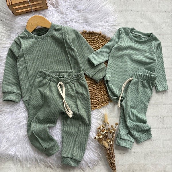 Producto - Conjunto Verde de Darlon talles hasta 4 años