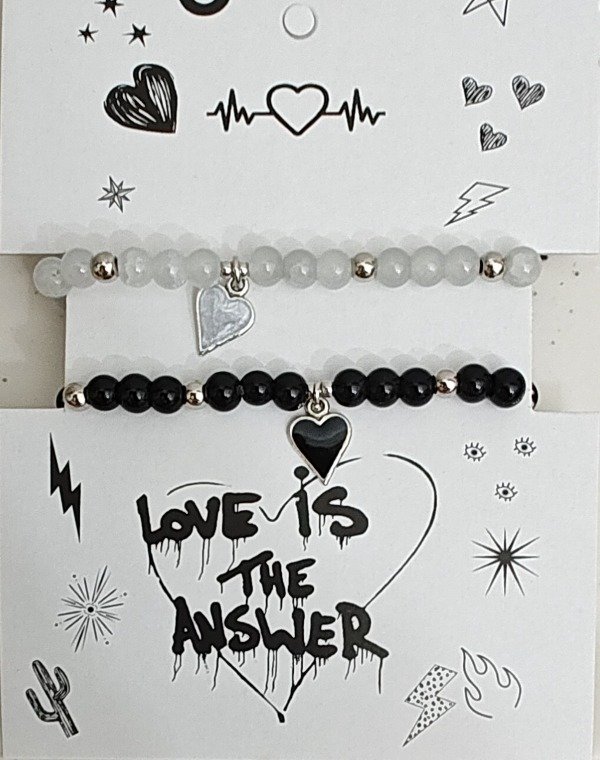 Producto - Pulseras para. Compartir piedras con dijes corazón esmaltados