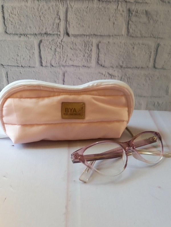 Producto - Porta Lentes Puffer Rosa