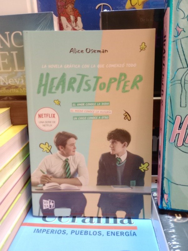 Producto - Heartstopper 1. Tapa Netflix. Alice Oseman