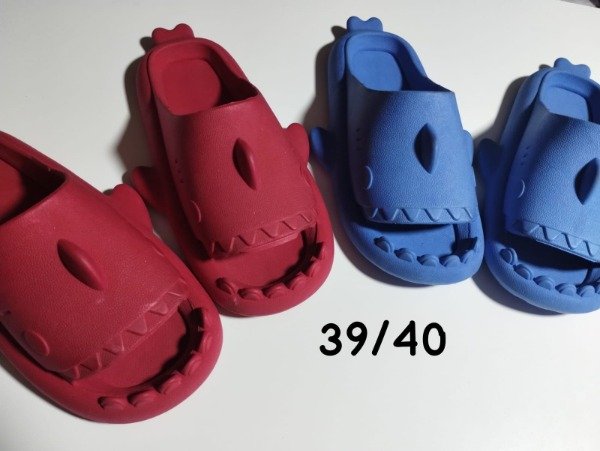 Producto - CROCS TIBURÓN ADULTOS