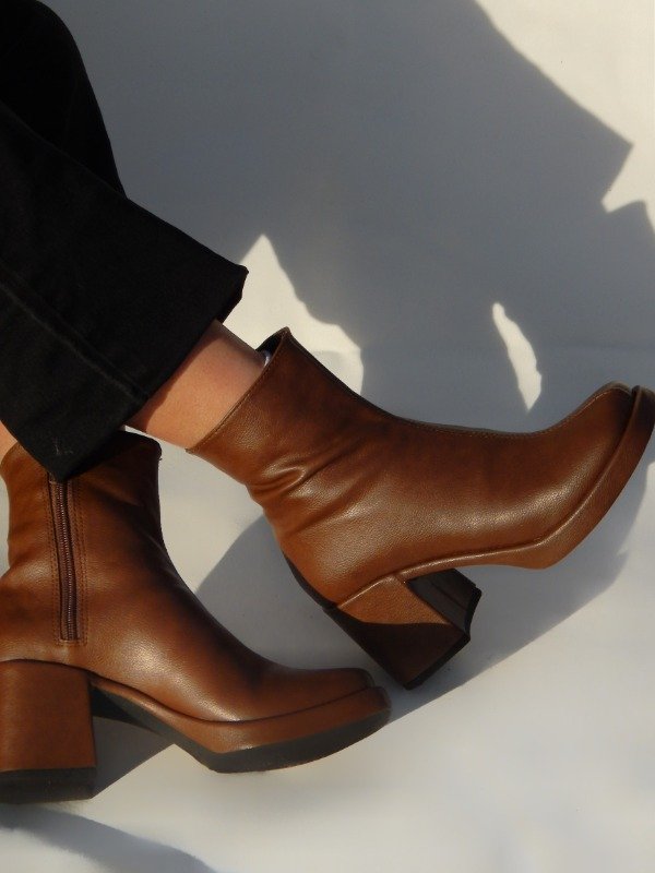 Producto - BOTA PUNTA CUADRADA - CHOCOLATE